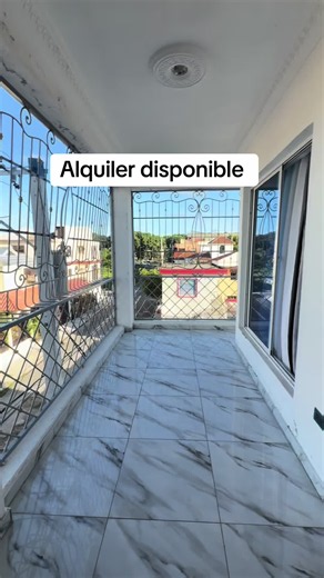 🏡 Apartamento en alquiler – Madre Vieja Sur Cómodo y acogedor apartamento ubicado en Madre Vieja Sur, San Cristóbal, ideal para quienes buscan un espacio funcional con una distribución moderna. ✨ Características: * 🛏️ 2 habitaciones * 🛁 2 baños * 🛋️ Sala–comedor * 🍽️ Cocina de concepto abierto * 🌿 Galería * 🧺 Área de lavado * 🏢 Ubicado en 3er nivel * 📍 Sante 4 Madre Vieja Sur, San Cristóbal * 🚫 No incluye parqueo 💰 Precio de alquiler: RD$20,000 mensuales 📲 Para más información o coor