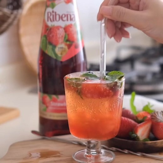 Looking for drinks recipes to impress your guests this festive season? Try out this Strawberry Soda Drink created by @theramengirl using NEW Ribena Simply Strawberry cordial. Rich in Vitamin C and full of fruity goodness. A refreshing drink that will simply get everyone asking for a refill! 😊🍓 ​ ​ #SimplyBerryJoyful #RibenaSimplyStrawberry | Ribena Singapore