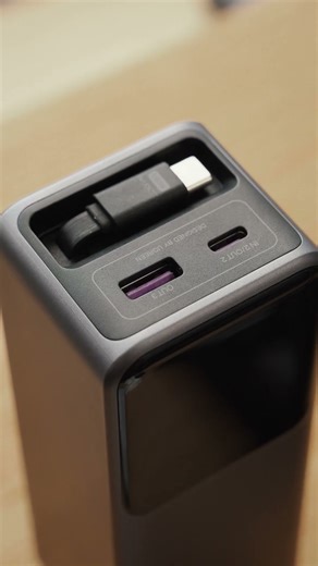 Pull out the 65 cm retractable cable and let the power flow!