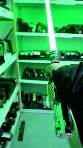 💚Pick Up A Green Lightsaber