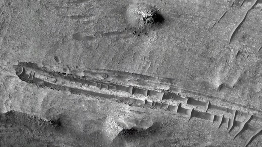 Un Ovni écrasé sur la planète Mars ? La mystérieuse trace repérée sur une photo de la Nasa