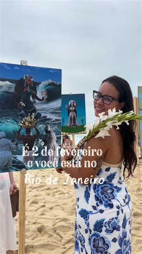 Turismo | Cultura | Notícias on Instagram: "Os festejos de Iemanjá estão a todo vapor no Rio de Janeiro. Quem passa pelo Arpoador, na Zona Sul, vai ver de perto uma programação cultural intensa em homenagem a Rainha do Mar até 22h. Além do palco onde terá atração musical, ainda tem barracas de gastronomia africana, artesanato, moda, arte e literatura. A programação completa está no perfil @diadeiemanja. 🧜‍♀️💙🌊🐚 #oquefazernorio"