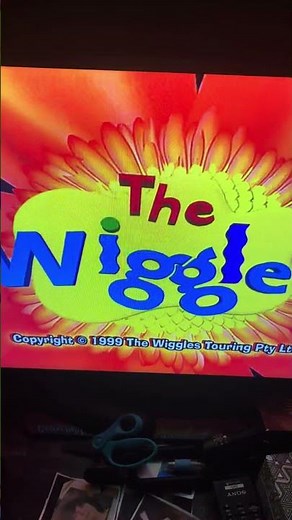 The Wiggles Are/Anthony Field/Murray Cook/Jeff Fatt/Greg Page/Bee and Flower/FilmRise/Derek (1999)
