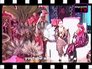 Sudirman feat. Seniwati Sarimah Ahmad - Alhamdulillah Syukur Nikmat & Alangkah Indah di Waktu Pagi | 1988 Rakaman persembahan lagu klasik Melayu oleh Allahyarham Datuk Sudirman Haji Arshad berduet bersama Seniwati Veteran Datuk Dr. Hajah Sarimah Ahmad menyanyikan lagu "Alhamdulillah Syukur Nikmat" & "Alangkah Indah di Waktu Pagi" iaitu lagu tema daripada filem "Ali Baba Bujang Lapok" (1961) arahan Seniman Agung Allahyarham Tan Sri P. Ramlee. Filem ini turut dilakonkan oleh Seniwati Sarimah memeg