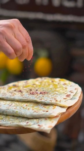 11K views · 247 reactions | Get to know #Azerbaijan through its flavours!️ Try a ‘gutab,’ a traditional dish filled with meat, herbs, pumpkin or cheese, which is fried, and - depending on the filling - served with ground sumac, yoghurt or pomegranate seeds. #experienceazerbaijan #takeanotherlook #azerbaijantravel #travelAzerbaijan | Experience Azerbaijan | Facebook