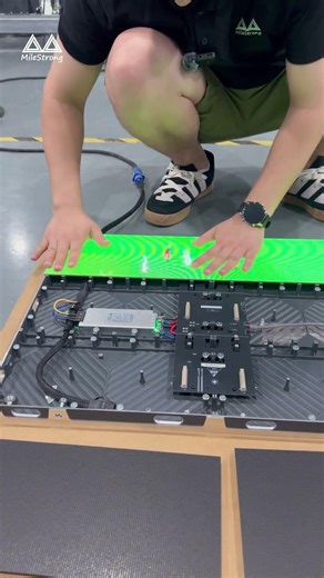 The process of installing and powering on an LED screen.#ledinstallation #ledmodule #ledvideowall