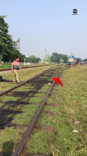 4.7K views · 40 reactions | Crossing loco by setting up manual points. #trains #traintracks #worldoftrains #railfans #Railwayworkers #railways #pointssetup | Md Abdul Haiy | Facebook