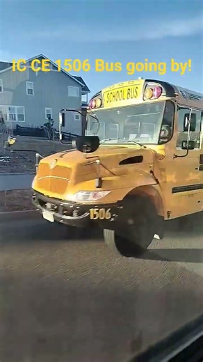 IC CE 1506 Bus going by!