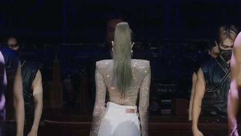 BLACKPINK LISA Solo出道曲LALISA首舞台公开