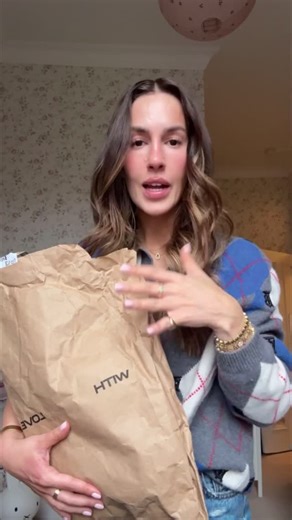 #LTKeurope on Instagram: "Ruby’s cool-mum, trend-led essentials.⁠ ⁠ Think Levi’s jeans, shoulder-pad polo knits, pavé yellow-gold bracelets and vintage-inspired gold watches; the kind of pieces that elevate everyday dressing.⁠ ⁠ Comment SHOP to receive the LTK link in your inbox 🔗⁠ ⁠ 🏷️ cool mum style, Levi’s jeans, gold jewellery, vintage watches, everyday essentials, elevated basics"