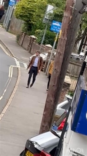 ⚠️ Dangerous behaviour caught in #Crawley… A woman allegedly stole beer from a local shop and was later spotted climbing over CLOSED railway crossing barriers on Horsham Road. This kind of reckless action not only puts her life at risk but also endangers others. 🚨 Stay safe. Never take chances at railway crossings. #Crawley #RailSafety #SussexNews #BreakingNews #CommunitySafety | Sussex News