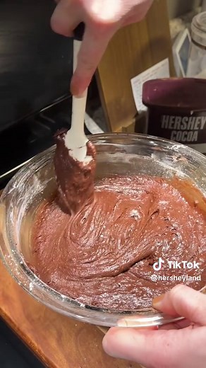 Can confirm, these are the best brownies 😍🤎 Full recipe 👇 1 cup butter (2 sticks) 2 cups sugar 2 tsps vanilla extract 4 eggs 3/4 cup HERSHEY’S cocoa 1 cup all-purpose flour 1/4 tsp salt optional - 1 cup nuts or HERSHEY’S Chocolate Chips Directions: 1️⃣ Heat oven to 350°F. Grease 13x9x2-inch baking pan or two 8- or 9-inch square pans. 2️⃣ Place butter in large microwave-safe bowl. Microwave at medium (50%) 2 to 2-1/2 minutes or until melted. 3️⃣ Stir in sugar and vanilla. Add eggs, one at a ti