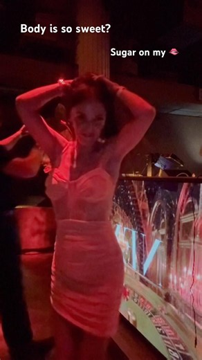 #THEBEST #POLISH 🇵🇱 #JOURNALIST #DANCES‼️ Sugar on your tongue can be so sweet? 🫦 #MonaLi #vi