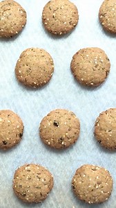 *Chili Coriander Cookies* with Nutricook 🌱Salty, spicy, crunchy 🌱Perfect for tea-time 🌱Made with whole wheat & oat flour Here’s the written recipe: 1/4 cup oil 1/2 tsp cumin seeds 2 tbsp green chili, finely chopped 1/2 cup coriander, finely chopped 1/2 tsp sesame seeds 3/4 cup whole wheat flour 1/2 cup oat flour 1-1/4 tsp baking powder 1/2 tsp salt 4 tbsp buttermilk or yogurt Heat oil in a saucepan. Add in cumin, green chilies, coriander and sesame and cook till everything is fried and crispy