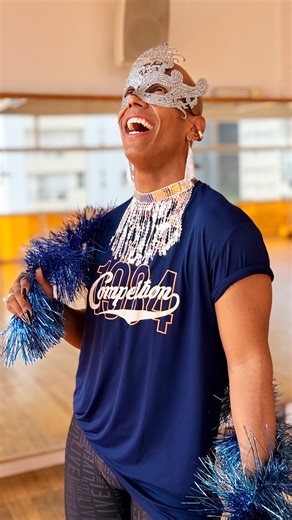 O Carnaval vai começar na Comp! Vem curtir com a gente! 🎭 . Confira as aulas especiais no app. #VemPraComp | Competition Sports Club