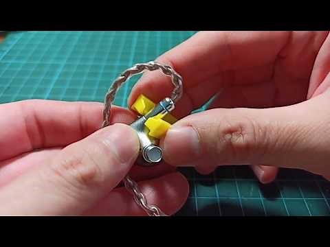 How to remove MMCX connector using Final Audio MMCX Assist tool