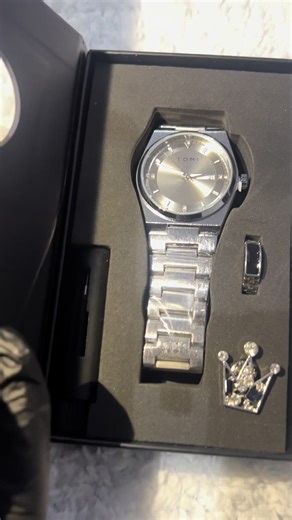 Montre de très bonne qualité #foryou #event #togolais228🇹🇬