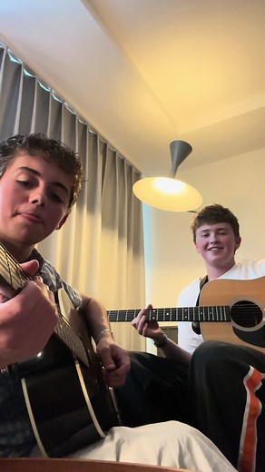 And Your Bird Can Sing guitar tutorial - Beatles cover harmony tips