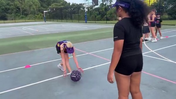 19K views · 253 reactions | Training tryout  Footwork activities 6 in 60 second ️ Sound on ️ These footwork sets practice: ️1/2 movements to the ball ️Footwork balance ️Ball speed ️Landing on L/R Set a timer for 60/90 seconds for each set  Ask for intensity within that 90 seconds  Coach playbook  https://elevatenetball.com.au/community-coach-playbook/ | Elevate netball | Facebook