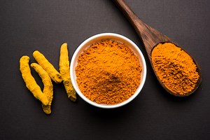 Haldi ke Fayde | हल्दी के लाभ, नुकसान व उपयोग | Turmeric Powder in Hindi