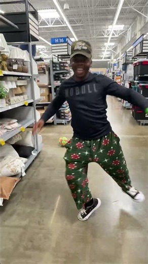 We made it to Walmart ✨