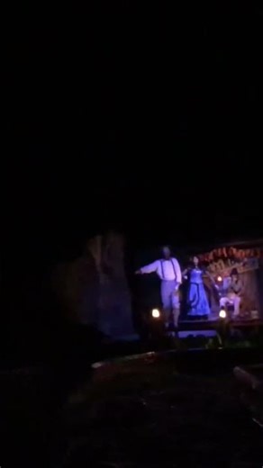 Log ride (Knotts/scary farm)