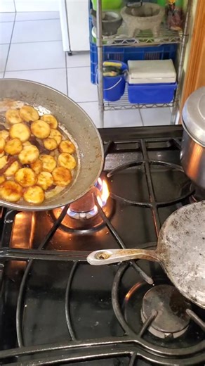 How to Make Bananas Flambé: A Cooking Guide