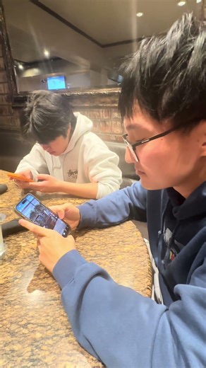 Friend time or phone time #hangout