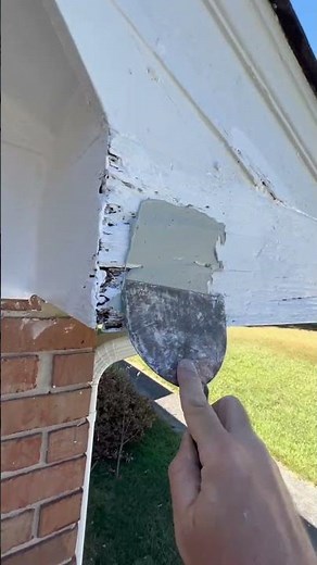How To Repair Chip On Fascia Board 👆 🔥 👍 #shorts #exteriorpainting #patch