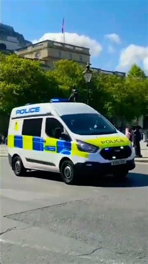 "🚨Marked Police Cars Convoy Responding To Emergency sirens&lights #London #UK🚓"#31