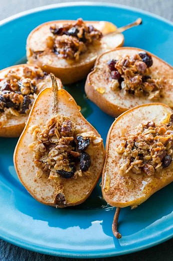 These Baked Pears are AMAZING and So Easy: https://natashaskitchen.com/baked-pears-recipe/ | NatashasKitchen.com