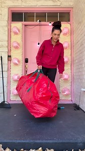 385K views · 2.2K reactions | LIFE SIZE GINGERBREAD HOUSE | Part Three Oh and everyone say hi to Jay our awesome bug guy!!! Hahaha #diychristmas #gingerbreadhouse #holidaydecor #mrsclausbakery #christmasdecory | Kristyn Cole | Facebook