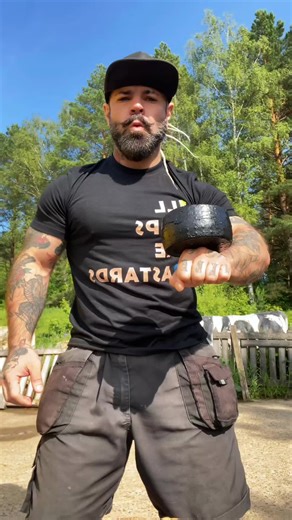 Cheeseman🧀💜 (@russian_cheeseman84)’s video of guy eating cheese in one bite