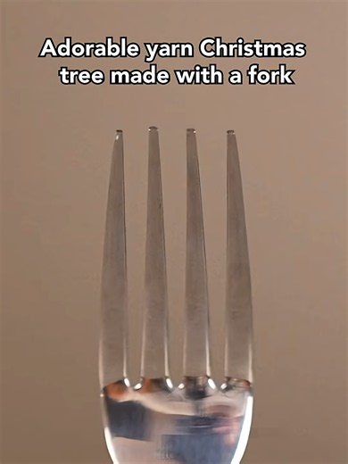 Yarn Christmas Tree Craft with a Fork - Easy DIY