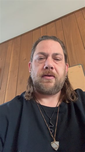 JD | 509 ScuttleButt AI Lab on Instagram: "I tried copying “perfect prompts” like it was the cheat code. Copy. Paste. Hope. And it never worked the way people said it would. Because prompts don’t matter without context. The real skill is knowing the process behind the prompt—your goal, your audience, your inputs, your constraints, and your output format. Once I started building my own workflows instead of stealing prompts, AI finally started making sense. I’m documenting what I learn step by ste