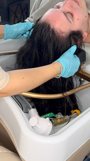 LoughSkin on Instagram: "Give your scalp the love it deserves 🧖‍♀️🧖 For booking enquiries follow the link 🔗 on our bio Or DM @loughskin for more info ✨"