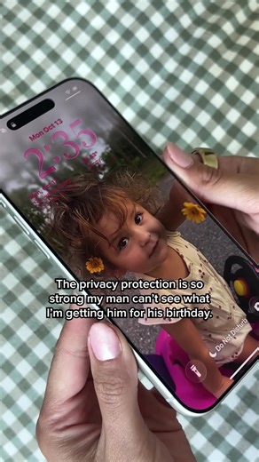 ZAGG Twin Falls on Instagram: "🚨‼️ Why you should NEVER buy a ZAGG screen protector again! 🤣 #privacyscreens #ZAGGscreenprotectors"
