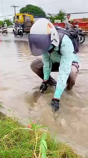 Blocked Drain Removed from Road