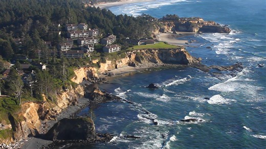 16K views · 706 reactions | Central #OregonCoast: looking down on Otter Rock's marine gardens next to Devil's Punchbowl. Near Depoe Bay. Elephant Rock in the foreground - legends say it started a forest fire. See the Depoe Bay Virtual Tour / Complete Guide https://www.beachconnection.net/vtour_depoe.htm and the Elephant Rock part to see how and why. #OregonCoastBeachConnection | Oregon Coast Beach Connection | Facebook
