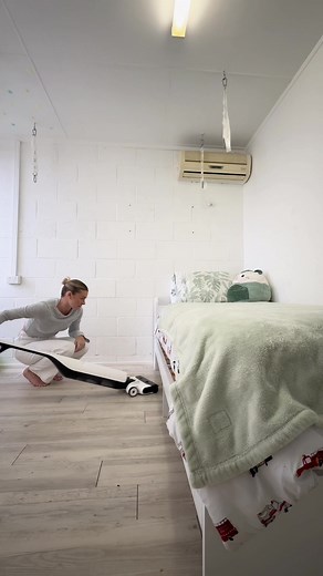 my honest review of the Roborock Flexi Lite Wet & Dry Vacuum... is it really worth the price tag?! 🤔#roborock #roborockS7 #review #robotvacuum #tech #cleantok #home #cleaning #mumsoftiktok AD