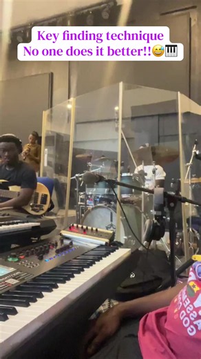 The best way to find the key of every song!! Key finding technique that you need to know…..#viral #trend #rehearsals #scales #jesus