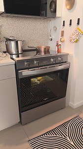 Get the ultimate in Air Cooking with Air Fry, Air Baking, Air Roast, Air Broil, and Air Reheat on Whirlpool® Ranges. | Whirlpool