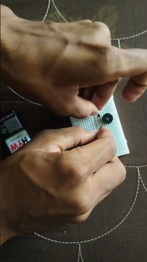 Simple Buzzer Circuit on Breadboard | 9V Battery Connection