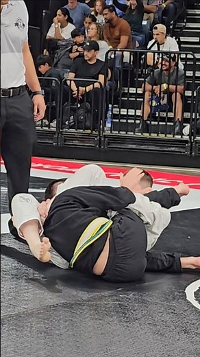 Triangle Choke ‪@jjwl‬💀 #jiujitsu #bjj #submission #martialarts #trianglechoke #shorts