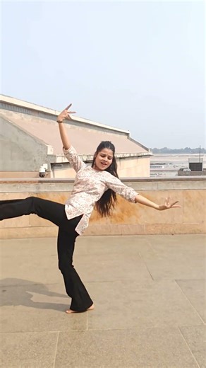 Bringing the golden era of Lavani back to life🕊️💗#viral #dance #lavani #classicalmusic #shorts #fyp