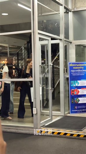 16K views · 2.2K reactions | Her reaction when she saw the dog 555555555 Now she left凉 hope she can rest﫶 |via ICETARI SAROCHA AT IN THE 8IGHT #InThe8ightxFreen #srchafreen #freensarocha #solennEntertainment #rinzzzg #fblifestyle | Rinzzz G. | Facebook