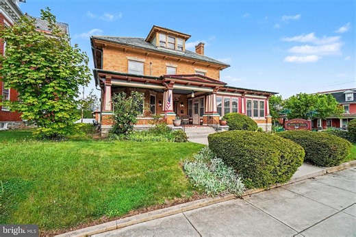 231 E Main St, Palmyra, PA 17078 - MLS PALN2026100 - Coldwell Banker