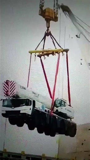 ShiP Crane loading Fail// Big mobile crane accident