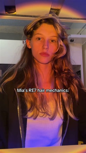 I swear her 7 hair had a mind of its own#residentevil #re7 #re8 #miawinters #ethanwinters