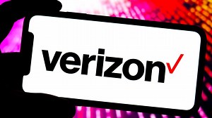 Verizon hit with massive outages as over 100,000 users report service issues